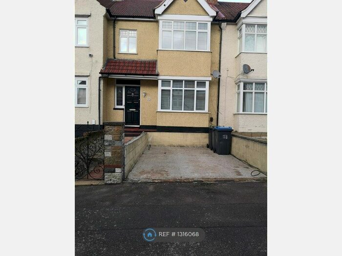 3 Bedroom Terraced House To Rent In Waddon Court Road, Croydon CR0