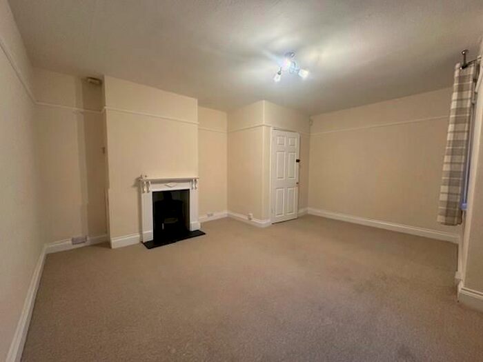 3 Bedroom Semi-Detached House To Rent In North View Close, Bath, BA2