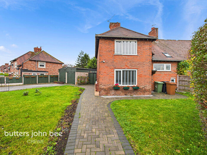 4 Bedroom Semi Detached House For Sale In Gresty Road, Crewe, CW2