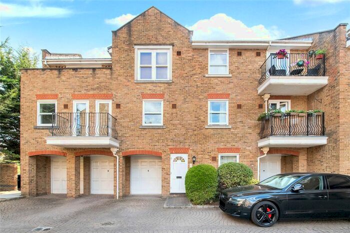 1 Bedroom Flat To Rent In Cedar Terrace, Richmond, Surrey, TW9