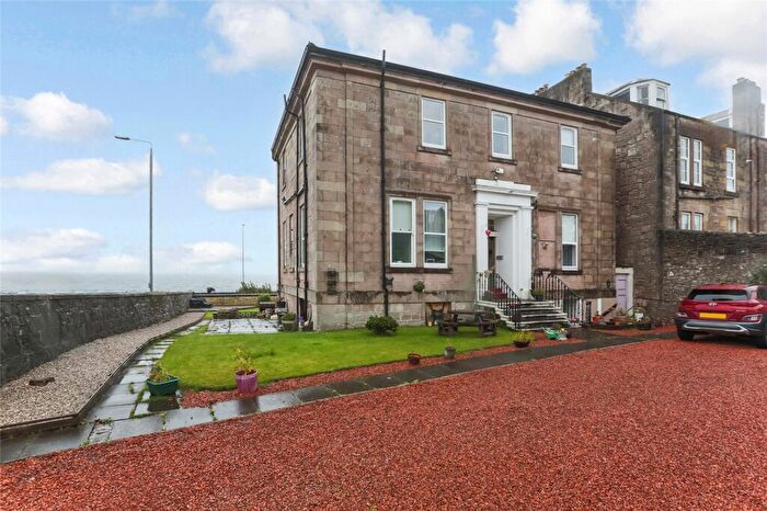 3 Bedroom Flat For Sale In Johnston Street, Greenock, Inverclyde, PA16