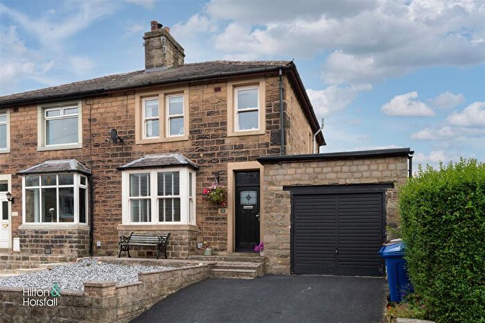 3 Bedroom Semi-Detached House For Sale In Taylor Street, Barnoldswick, BB18