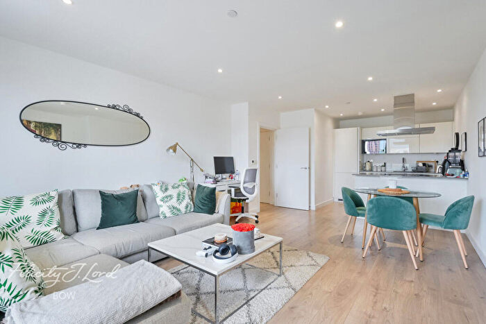 1 Bedroom Apartment For Sale In Forrester Way, London, E15