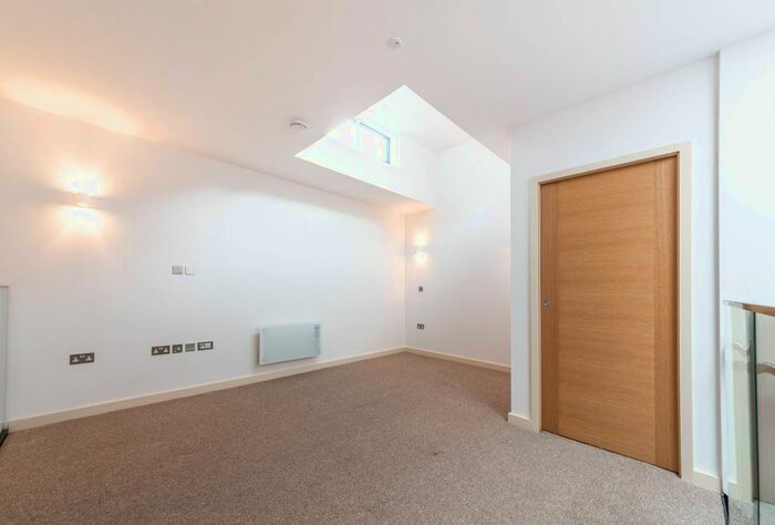 1 Bedroom Flat To Rent In Highgate Road, Kentish Town, London, NW5
