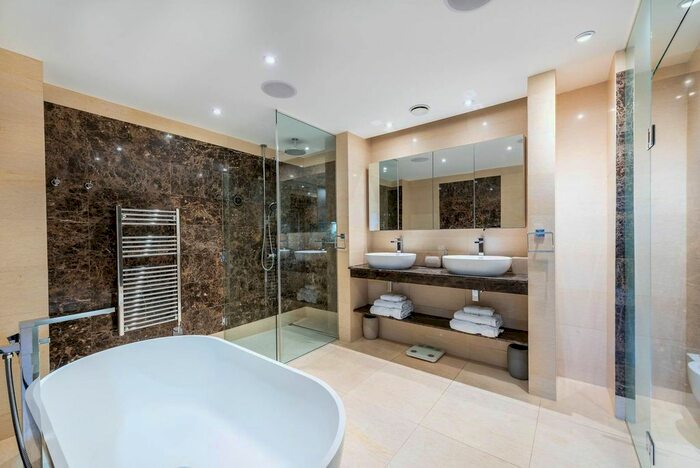 3 Bedroom Flat To Rent In Hardwicks Square, Wandsworth Town, London, SW18