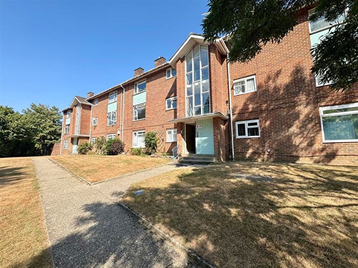 2 Bedroom Flat To Rent In Moore Avenue, Bournemouth, BH11