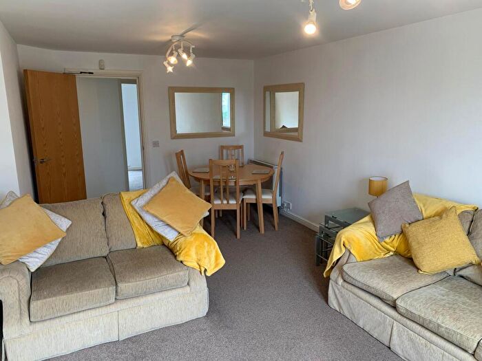 2 Bedroom Flat To Rent In Messina House, Vellacott Close, Cardiff, CF10