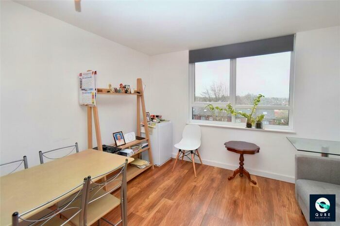 1 Bedroom Flat For Sale In Grove House, Skerton Road, Manchester, M16