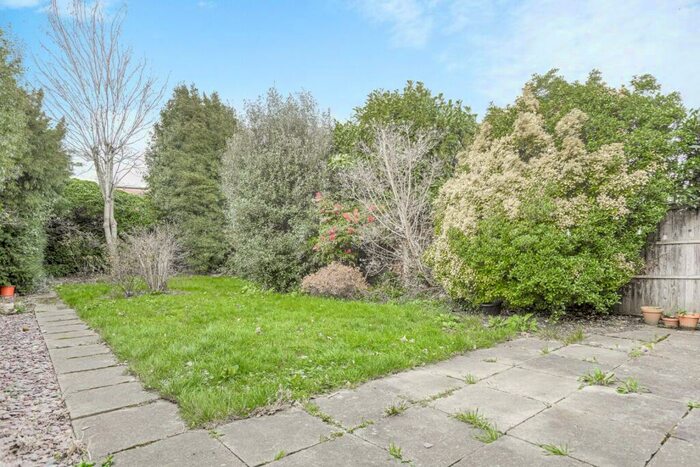 1 Bedroom Flat To Rent In Palewell Park, East Sheen, SW14