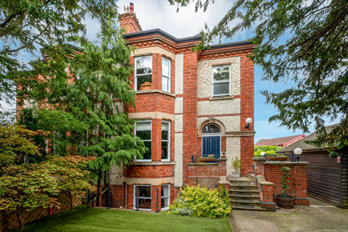 5 Bedroom Semi-Detached House For Sale In London Road, Newark, NG24