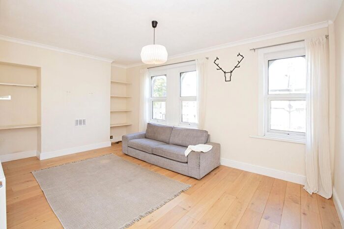 3 Bedroom Flat To Rent In Barking Road, London, E13