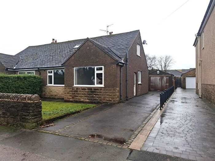 3 Bedroom Bungalow To Rent In Hallsteads, Dove Holes, SK17