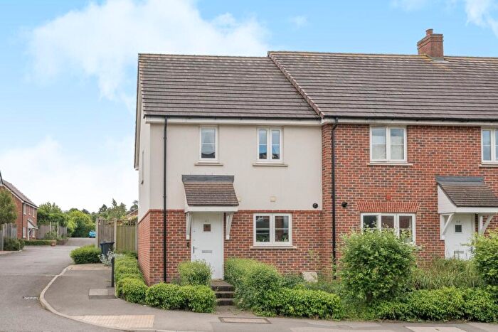 2 Bedroom End Of Terrace House For Sale In Weydon Lane, Farnham, Surrey, GU9