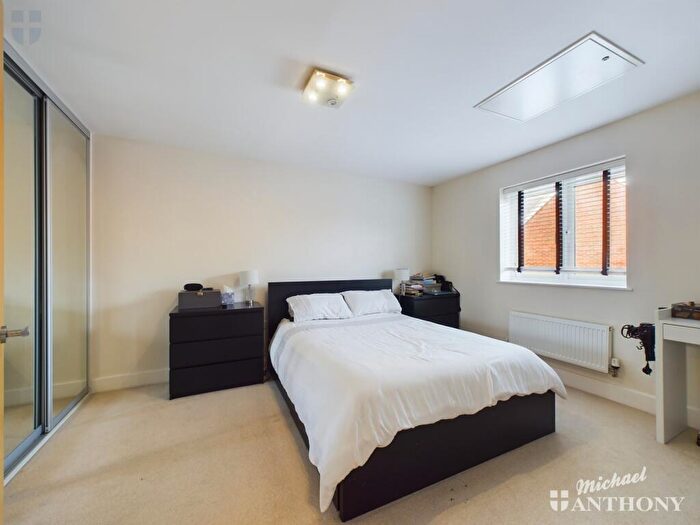 5 Bedroom Detached House For Sale In Ruby Crescent, Aylesbury, HP18