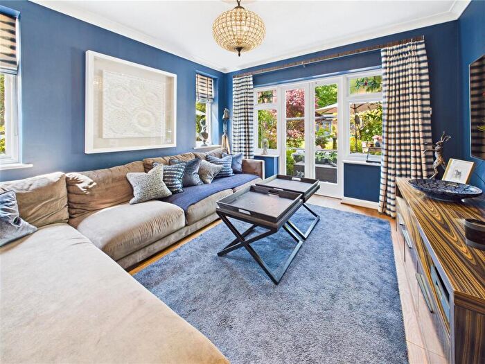 5 Bedroom Detached House For Sale In Woodside Avenue, Hersham, Walton-On-Thames, KT12