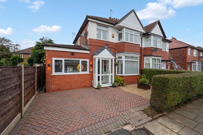 4 Bedroom Semi-Detached House For Sale In Ferndene Road, Prestwich, Manchester, M25