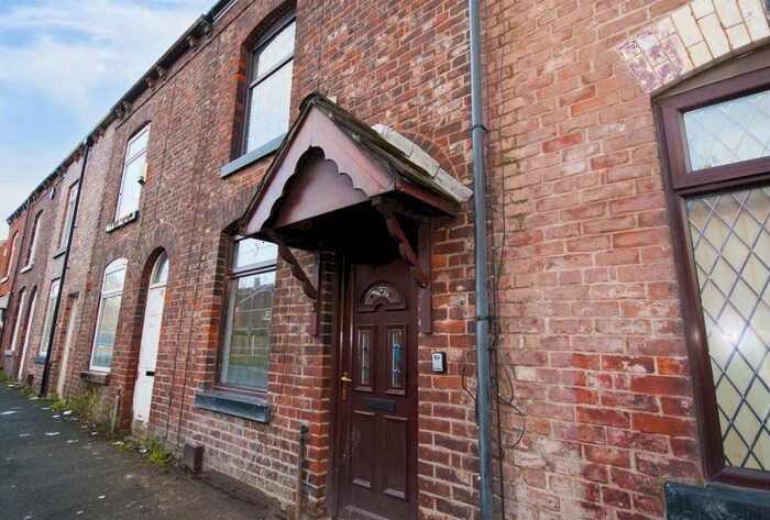 2 Bedroom House To Rent In Stott Street, Manchester, M35