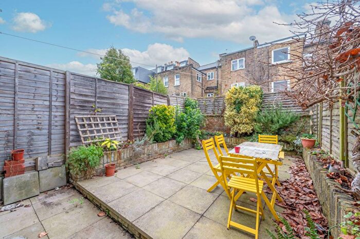 2 Bedroom Flat To Rent In Brackenbury Road, Brackenbury Village, London, W6