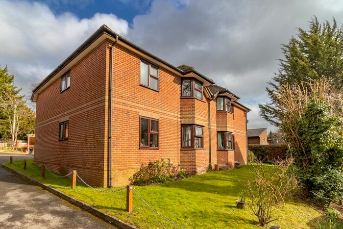 1 Bedroom Flat To Rent In Bailey House Station Road, Alresford, Hampshire, SO24