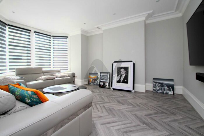 1 Bedroom Maisonette To Rent In Cranley Gardens, London, N13