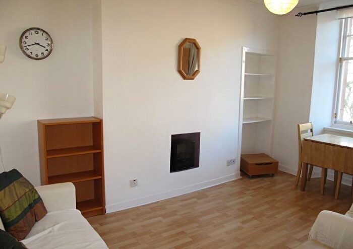 2 Bedroom Flat To Rent In Buccleuch Street, Edinburgh, EH8