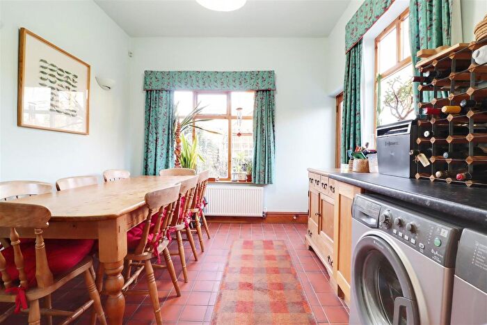 3 Bedroom End Of Terrace House For Sale In Westbourne Avenue, Princes Avenue, Hull, HU5