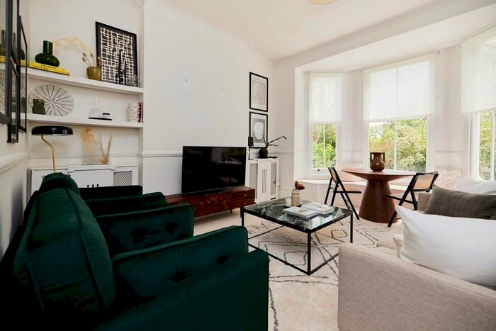 3 Bedroom Flat To Rent In Peckham Rye, London, SE15