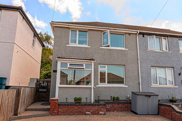 3 Bedroom Semi-Detached House For Sale In Graig Park Lane, Newport, NP20