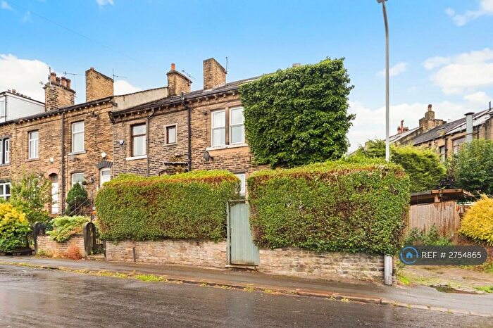 2 Bedroom End Of Terrace House To Rent In Cavendish Road, Idle, Bradford, BD10