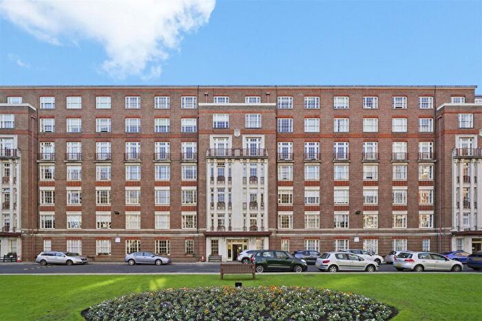 2 Bedroom Flat To Rent In Eyre Court, - Finchley Road, St Johns Wood, London, NW8