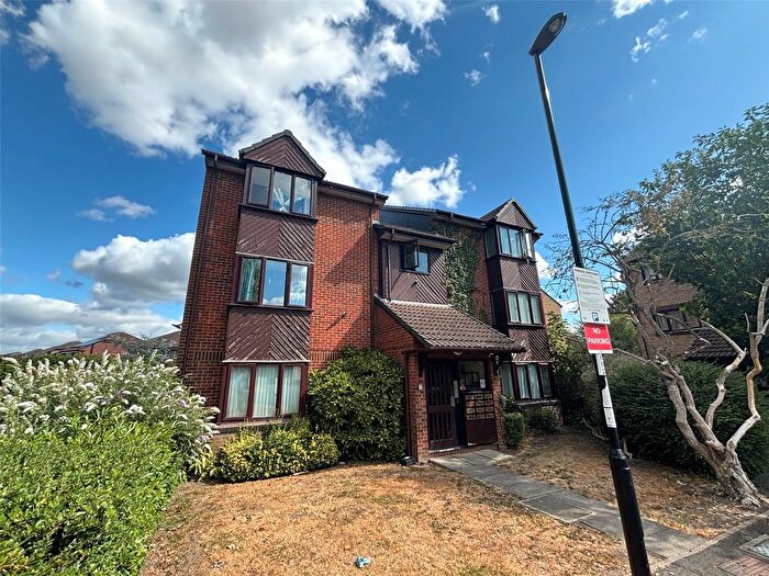 Studio For Sale In Redgrave Close, Croydon, CR0
