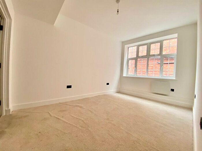 1 Bedroom Flat To Rent In Liverpool Road - Banks Passage, Worthing, BN11