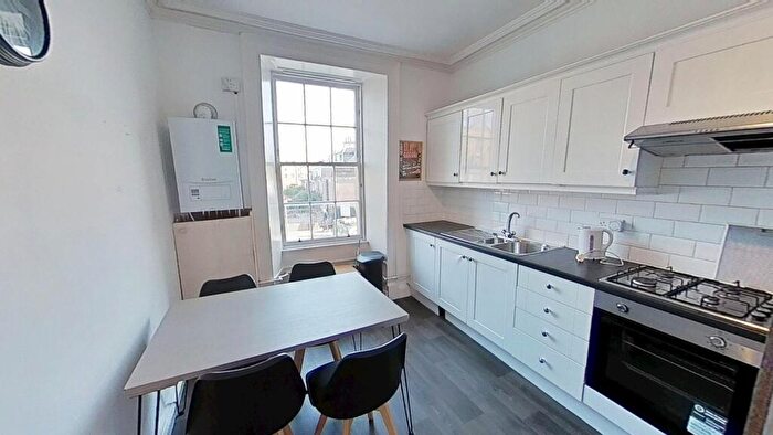 4 Bedroom Flat To Rent In Montrose Terrace, Edinburgh, EH7