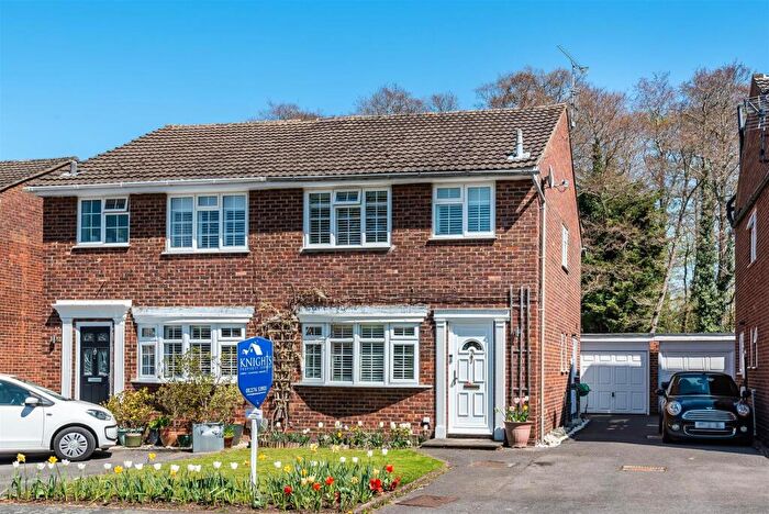 3 Bedroom House For Sale In Gresham Way, Frimley Green, Camberley, GU16