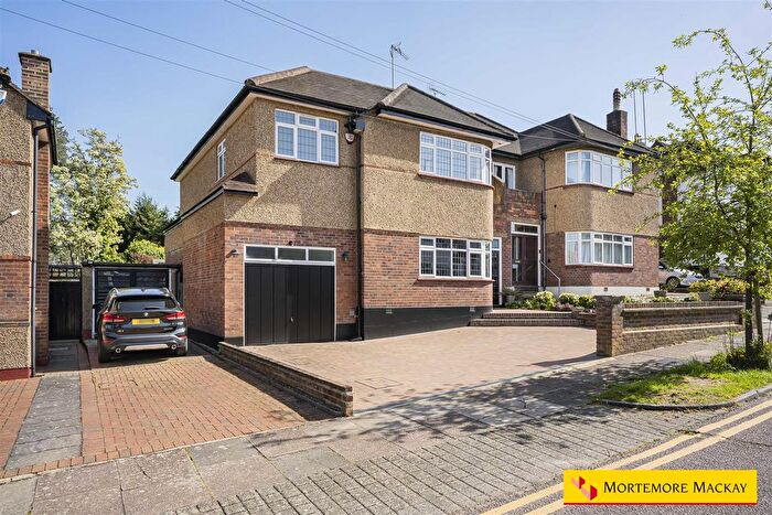4 Bedroom Semi-Detached House For Sale In Old Park Grove, Enfield, EN2