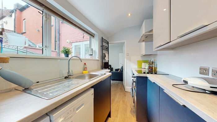4 Bedroom Terraced House To Rent In Carholme Road, - Bed, LN1