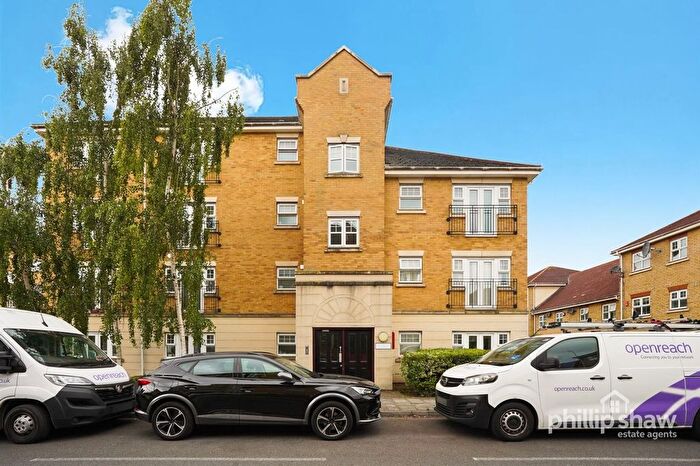 2 Bedroom Flat To Rent In Scott Road, Edgware, HA8