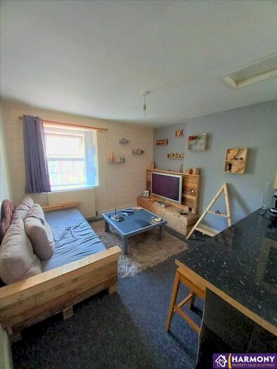 2 Bedroom Flat To Rent In Abbey Road, Torquay, TQ2