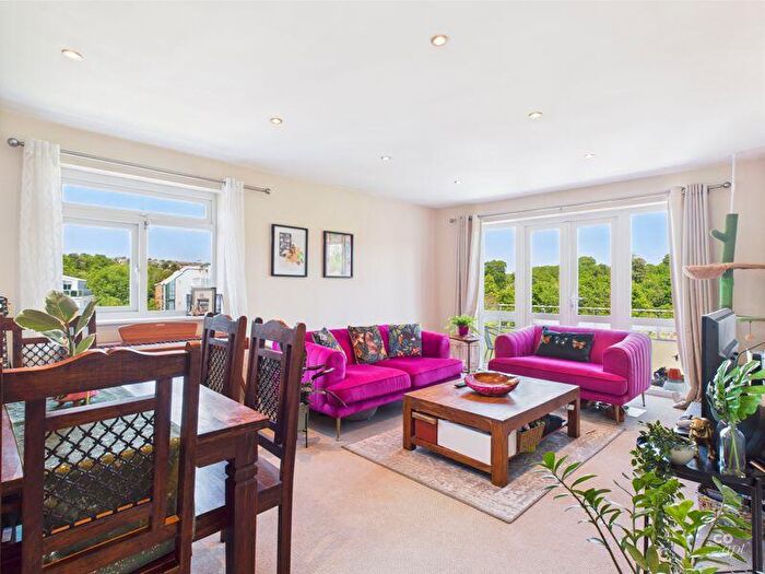 2 Bedroom Flat To Rent In Park Manor, Brighton, BN1