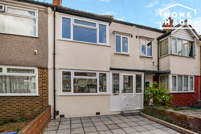 3 Bedroom Terraced House To Rent In New Barns Avenue, CR4