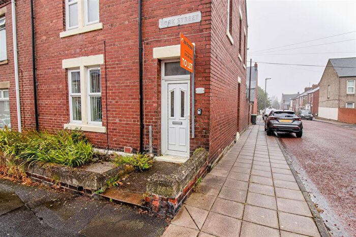 2 Bedroom Property To Rent In Queen Victoria Street, Pelaw, Gateshead, NE10