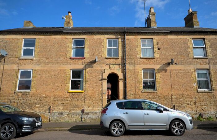 2 Bedroom Cottage To Rent In Thorpe Street, Raunds, Northamptonshire, NN9