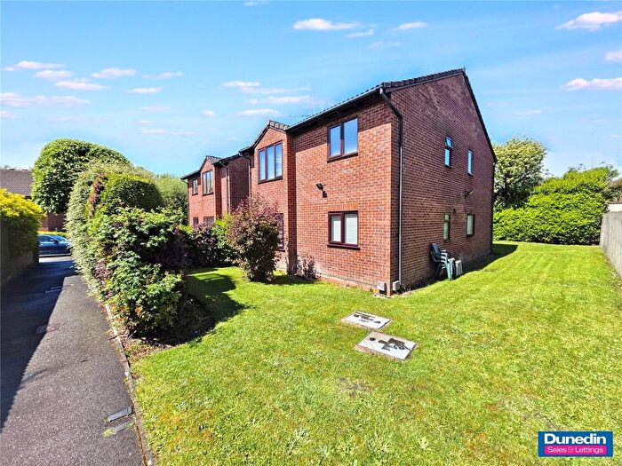 1 Bedroom Flat For Sale In Mayfield Close, Catshill, Bromsgrove, Worcestershire, B61