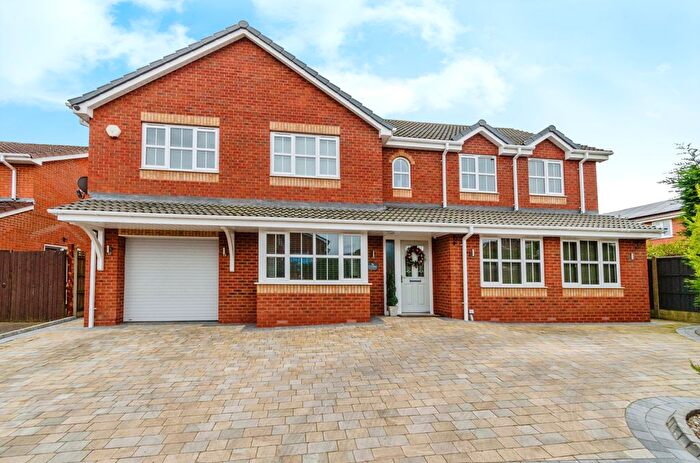 5 Bedroom Detached House For Sale In Birchwood Close, Essington, Wolverhampton, WV11