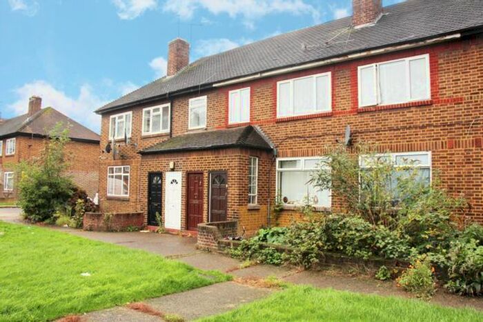 1 Bedroom Property For Sale In Regal Court, London, N18