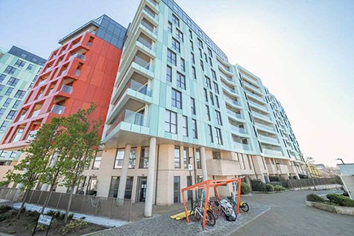 2 Bedroom Flat For Sale In Telegraph Avenue, East Greenwich, London, SE10