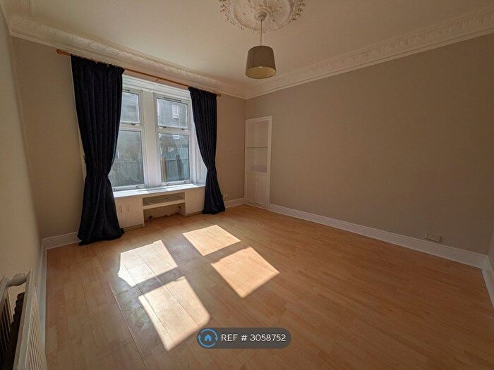 2 Bedroom Flat To Rent In Scott Street, Dundee, DD2