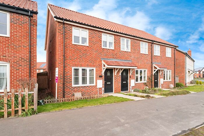 2 Bedroom End Of Terrace House For Sale In Nightjar Road, Holt, NR25