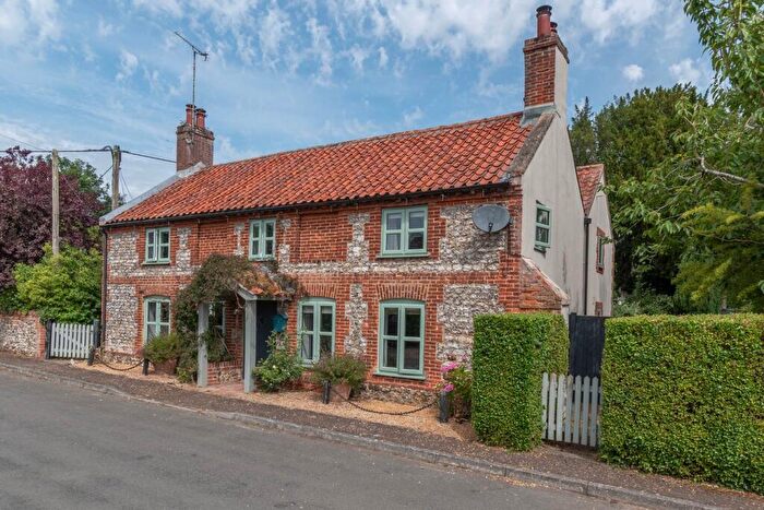 4 Bedroom Detached House For Sale In Old Fakenham Road, Coxford, PE31