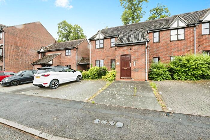 1 Bedroom Flat For Sale In Eton Close, Weedon, Northampton, NN7